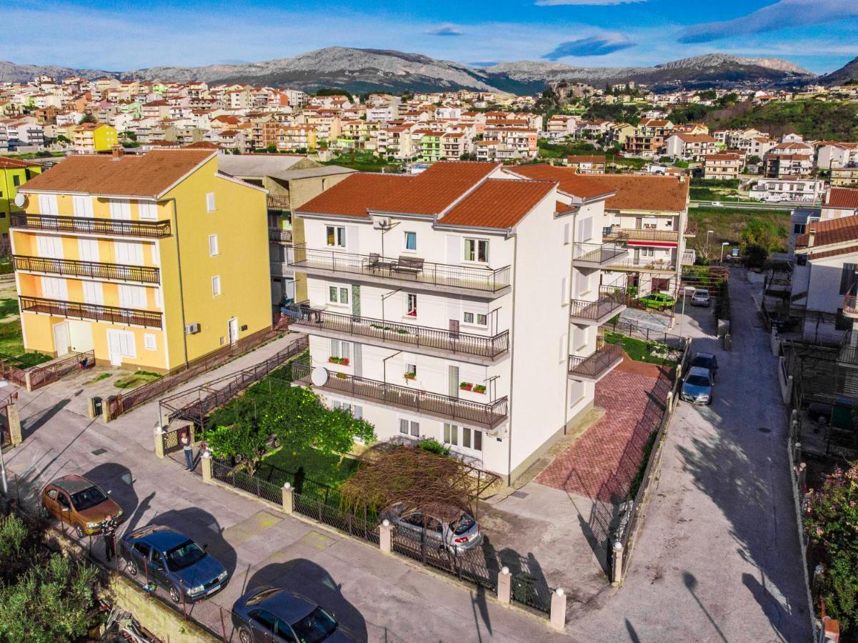 Apartments Mihael Сплит Экстерьер фото