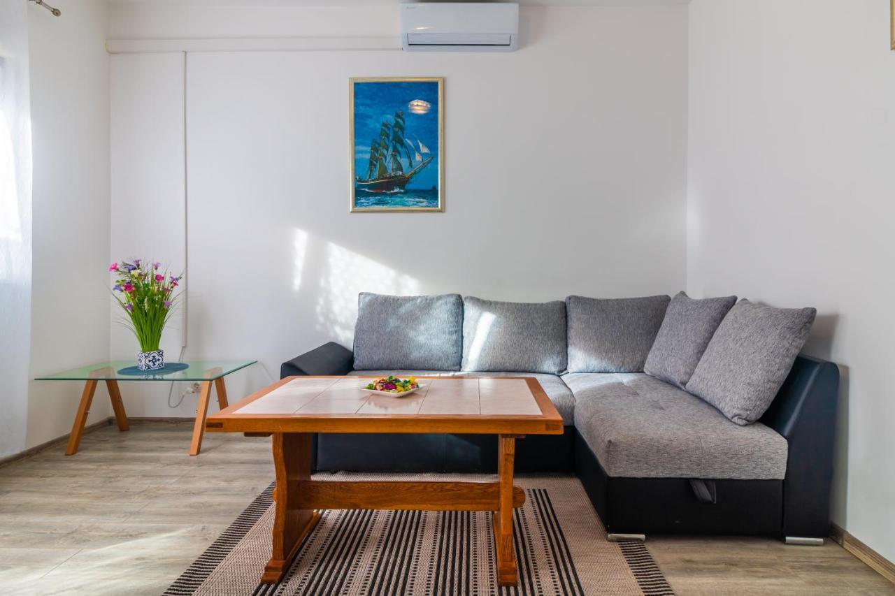Apartments Mihael Сплит Экстерьер фото